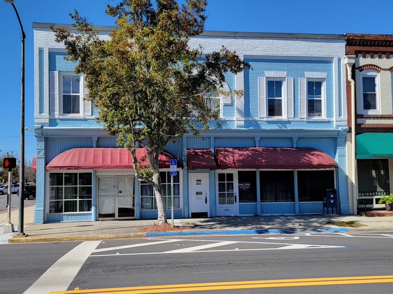 commercial storefront painting by Superior Painting
